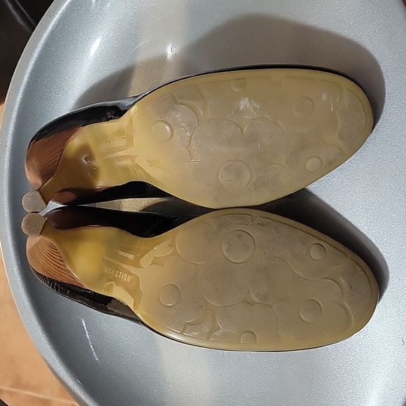 Kenneth Cole Reaction Patent Leather Shoes - Picture 8 of 11